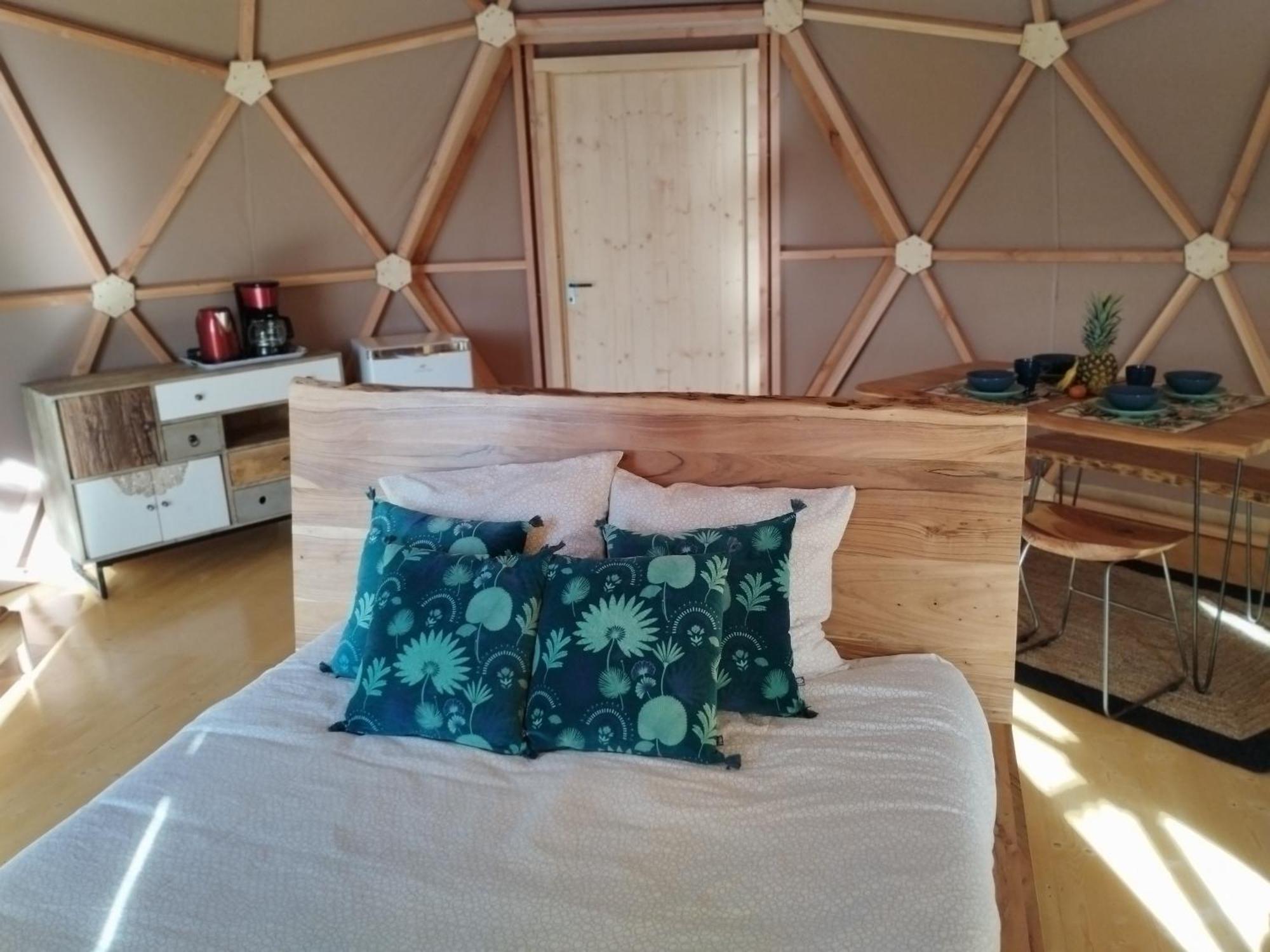 Camping Domaine De Senaud Albon Экстерьер фото