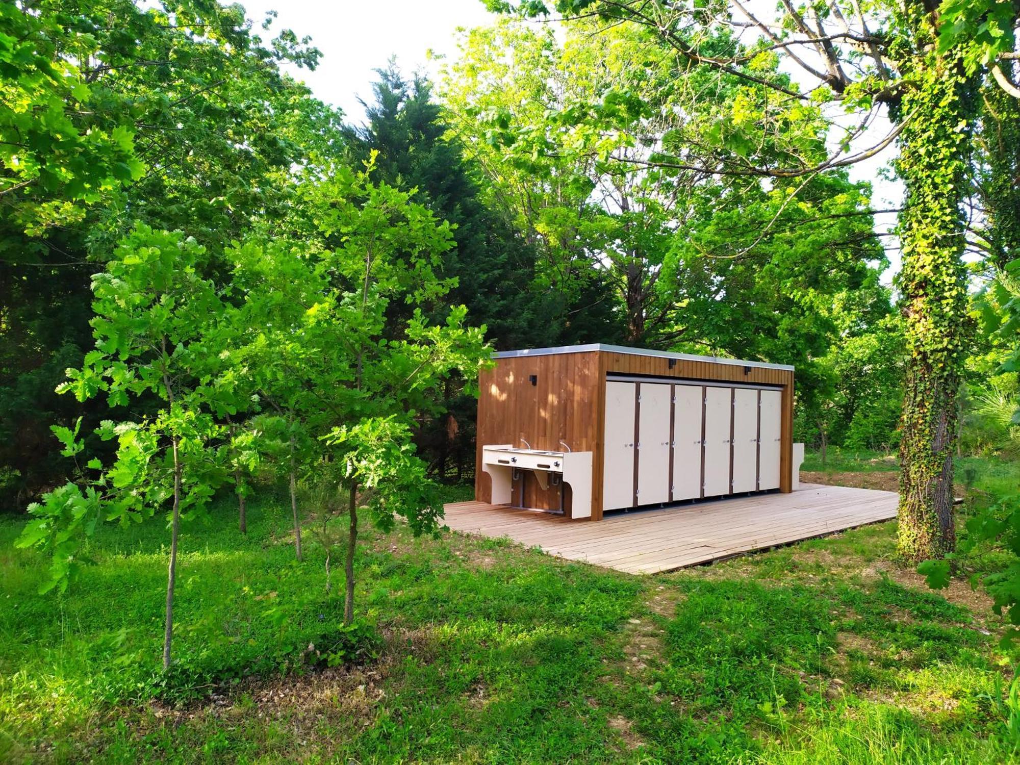 Camping Domaine De Senaud Albon Экстерьер фото